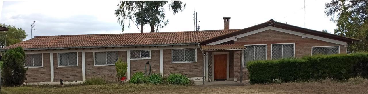 Quito Eco Lodge Airport - B&B Tababela Exteriör bild