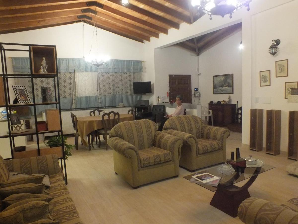 Quito Eco Lodge Airport - B&B Tababela Exteriör bild
